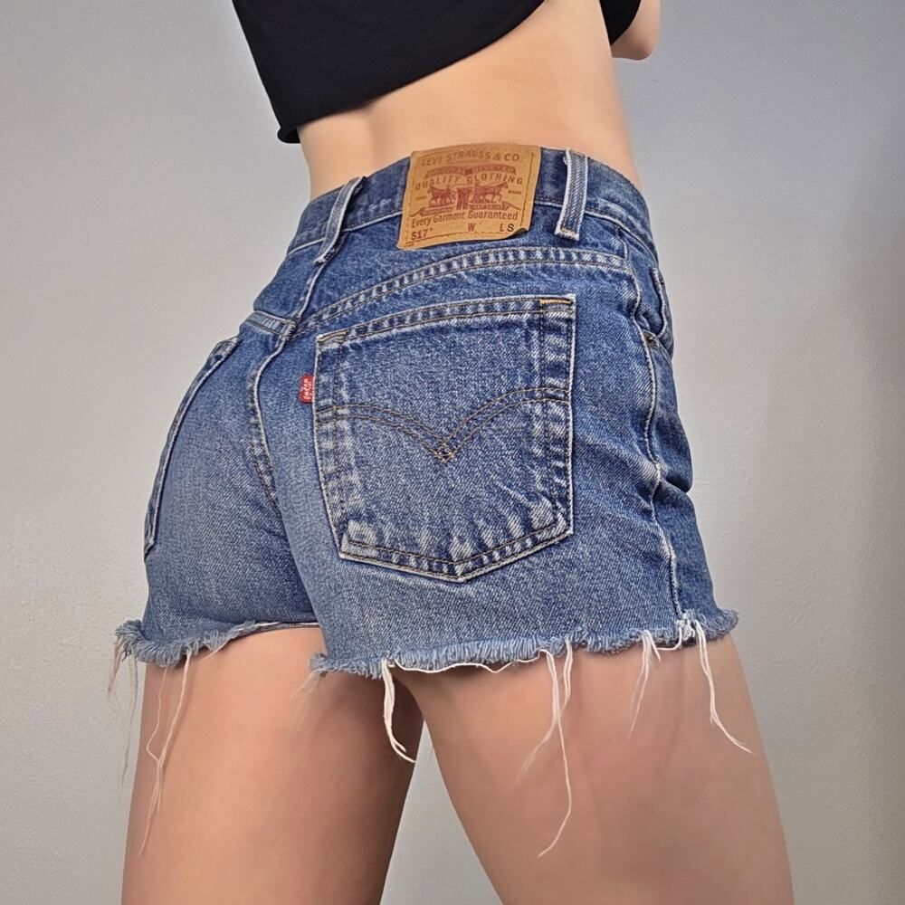 Vintage Levis Cut Off Shorts Mid Rise Tag Size 5 Medium Wash Summer Festival 517 - Picture 1 of 6